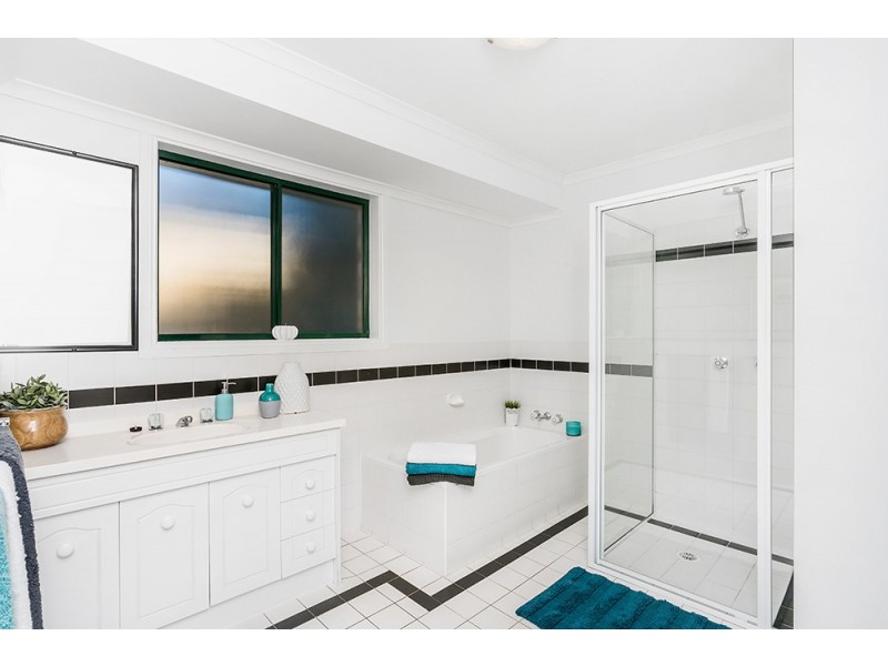 30 Bottlebrush Crescent, Suffolk Park NSW 2481