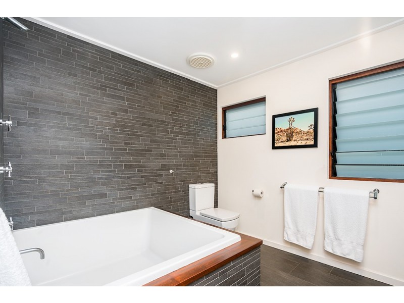 2a Clifford Street, Suffolk Park NSW 2481