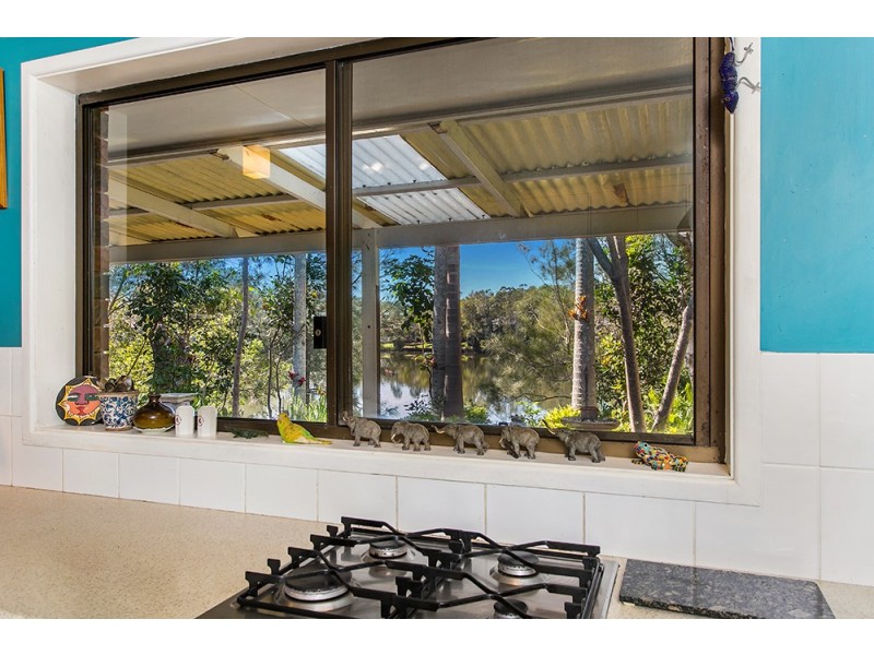 6 Barkala Court, Ocean Shores NSW 2483