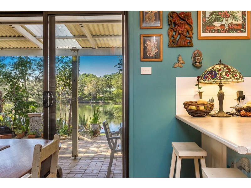 6 Barkala Court, Ocean Shores NSW 2483