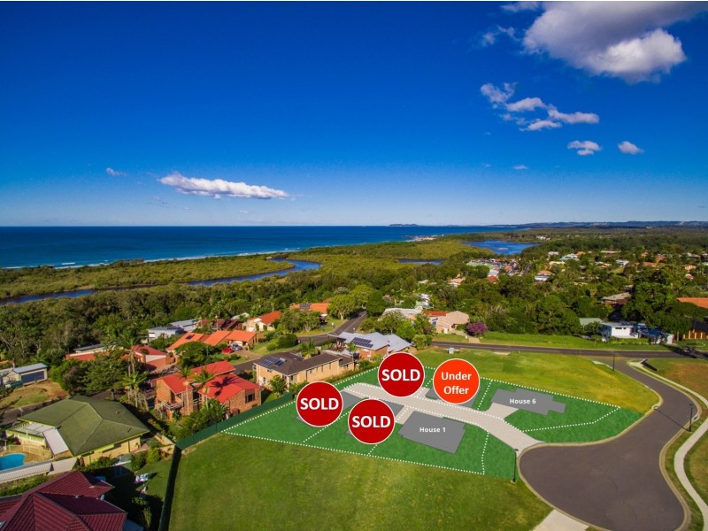 1 & 6 4-6 Roundhouse Place, Ocean Shores NSW 2483