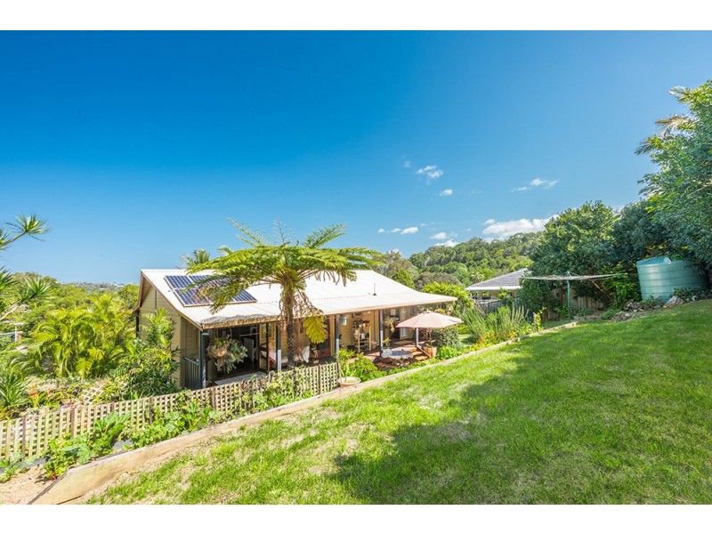 21 Aloota Crescent, Ocean Shores NSW 2483