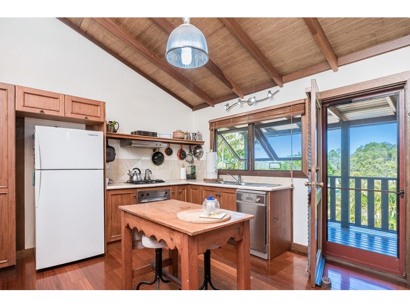 21 Aloota Crescent, Ocean Shores NSW 2483