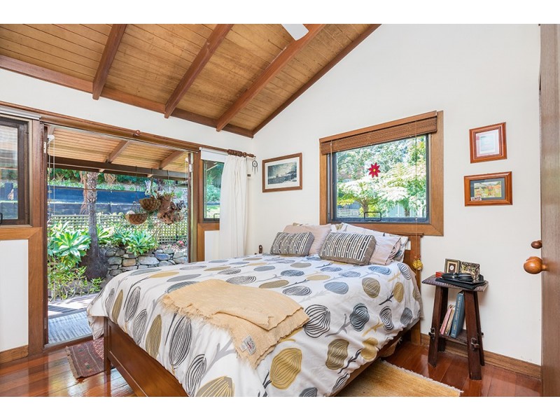 21 Aloota Crescent, Ocean Shores NSW 2483