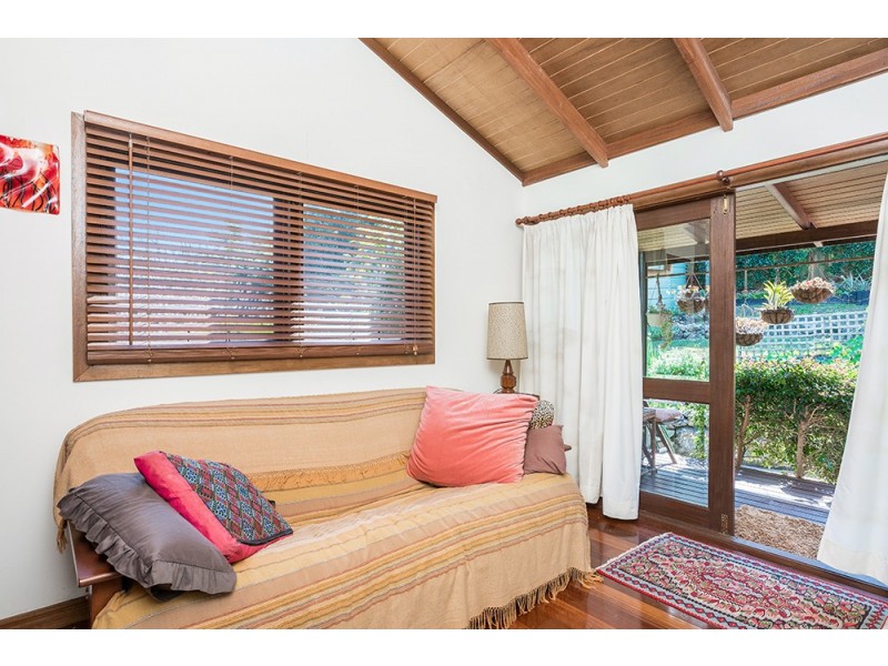 21 Aloota Crescent, Ocean Shores NSW 2483