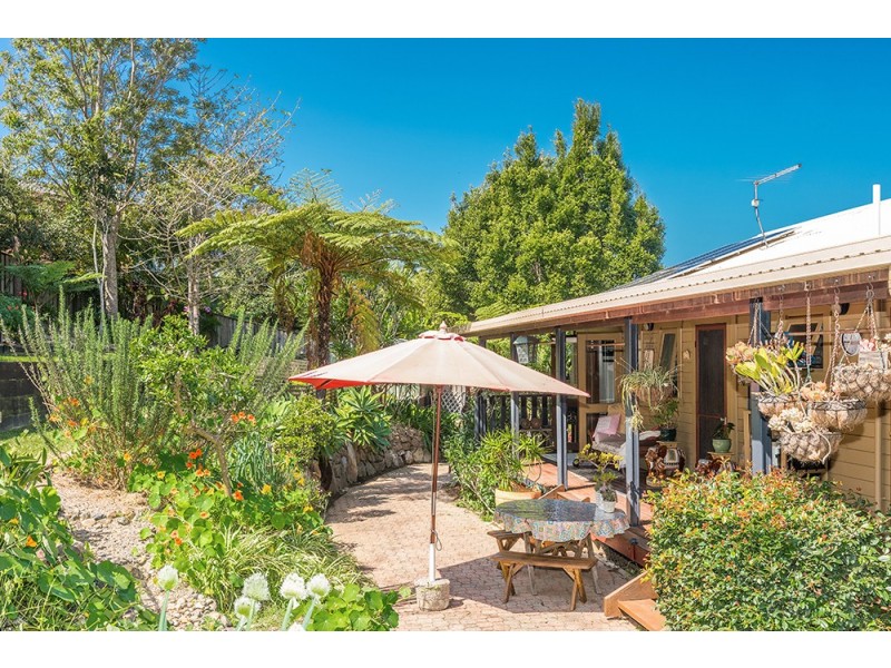 21 Aloota Crescent, Ocean Shores NSW 2483