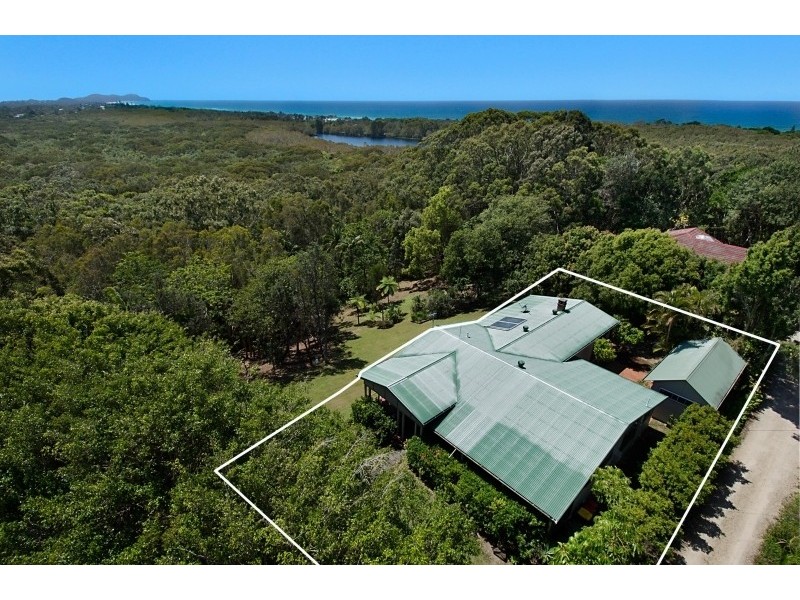 12 Taylors Lake Road, Broken Head NSW 2481
