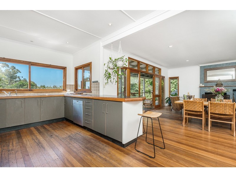 12 Taylors Lake Road, Broken Head NSW 2481