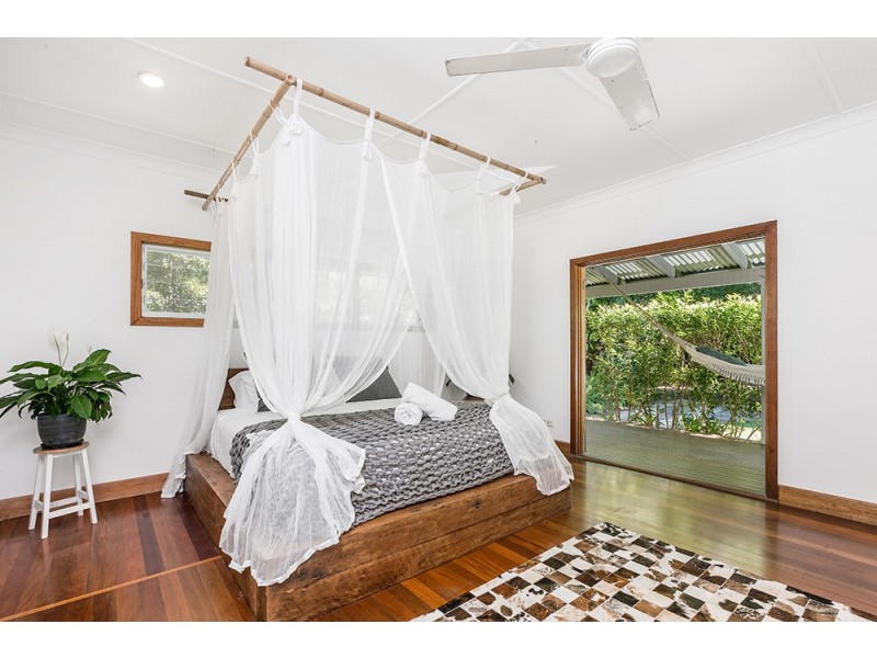 12 Taylors Lake Road, Broken Head NSW 2481