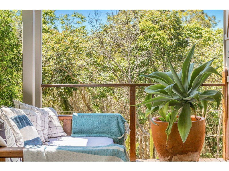 12 Taylors Lake Road, Broken Head NSW 2481