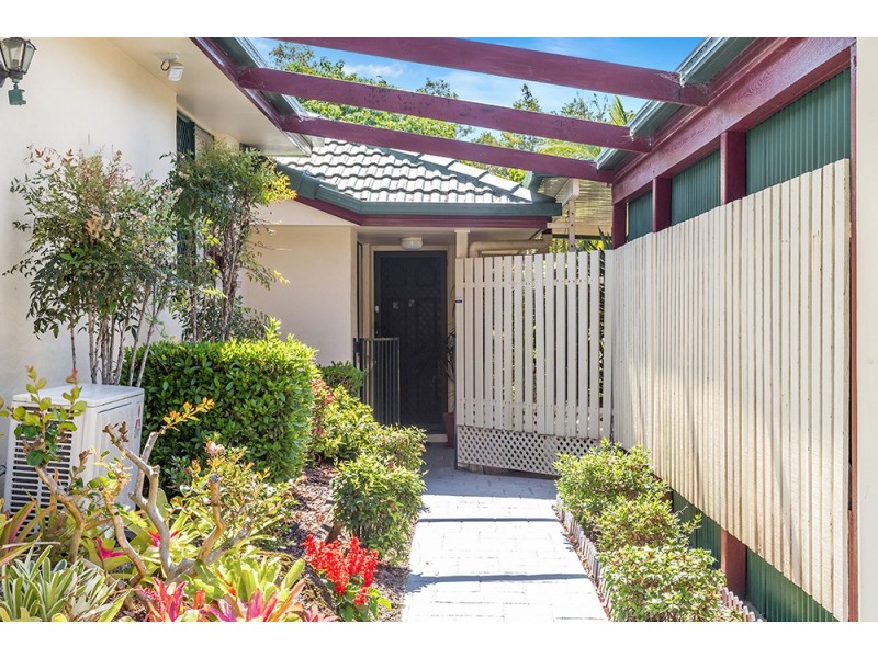 4 Bottlebrush Crescent, Suffolk Park NSW 2481