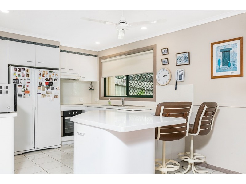 4 Bottlebrush Crescent, Suffolk Park NSW 2481