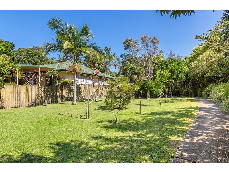 4 Bottlebrush Crescent, Suffolk Park NSW 2481