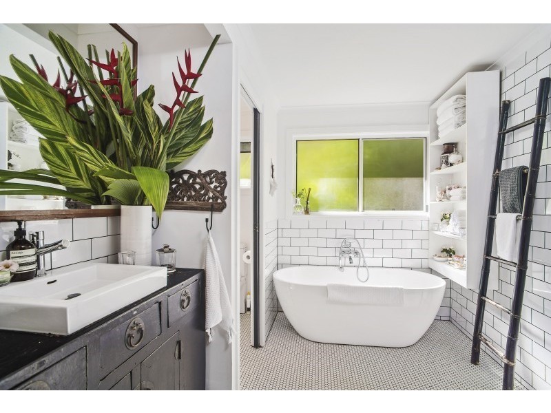 2 Ulpirra Court, Ocean Shores NSW 2483