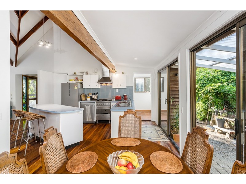 8 Bian Court, Ocean Shores NSW 2483