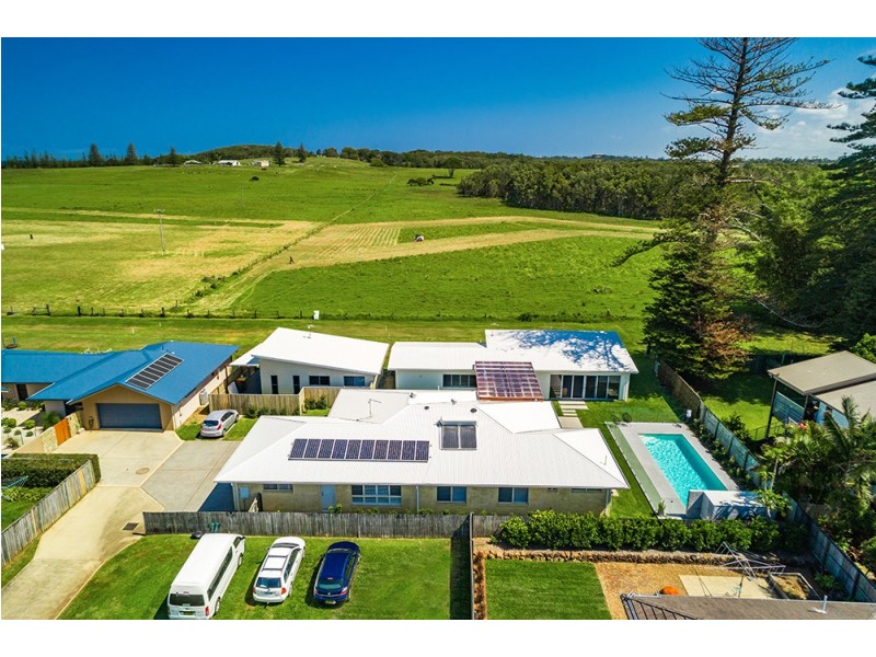21 Redford Drive, Skennars Head NSW 2478