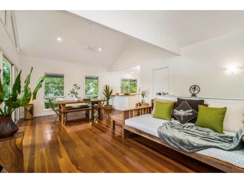 15 Bottlebrush Crescent, Suffolk Park NSW 2481