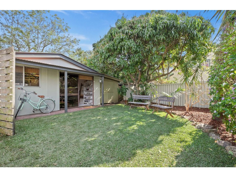 18 Armstrong Street, Suffolk Park NSW 2481