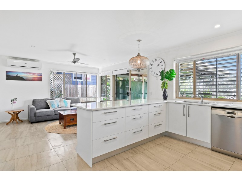 16 Beech Drive, Suffolk Park NSW 2481