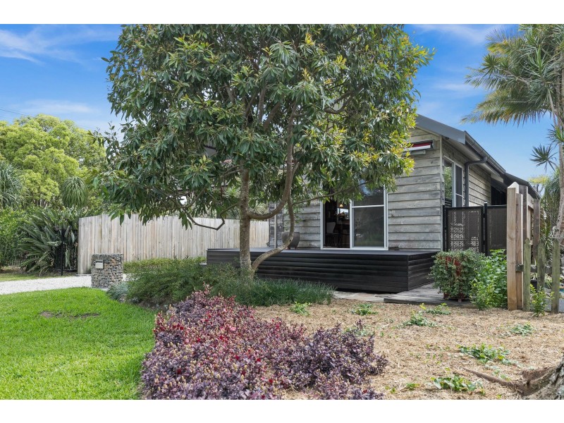 4 Elizabeth Avenue, South Golden Beach NSW 2483