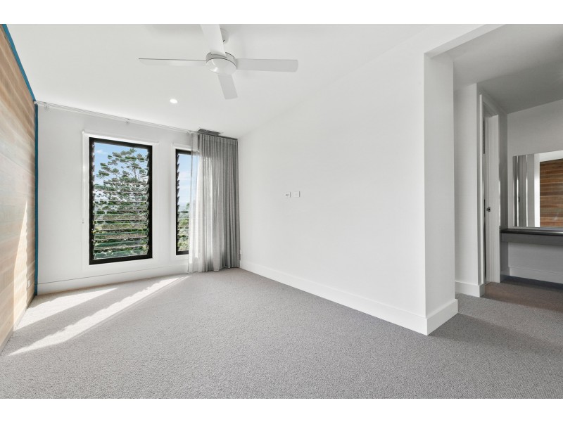 7B Roundhouse Place, Ocean Shores NSW 2483