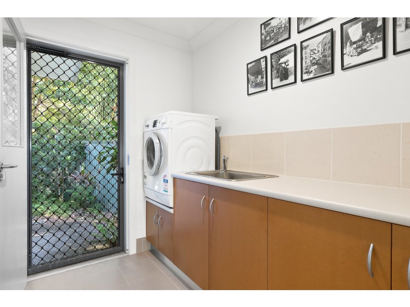 11/3 Sallywattle Drive, Suffolk Park NSW 2481