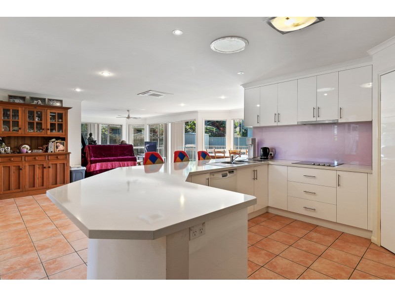 9 Natan Court, Ocean Shores NSW 2483