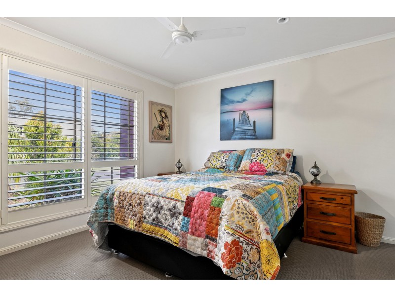 9 Natan Court, Ocean Shores NSW 2483