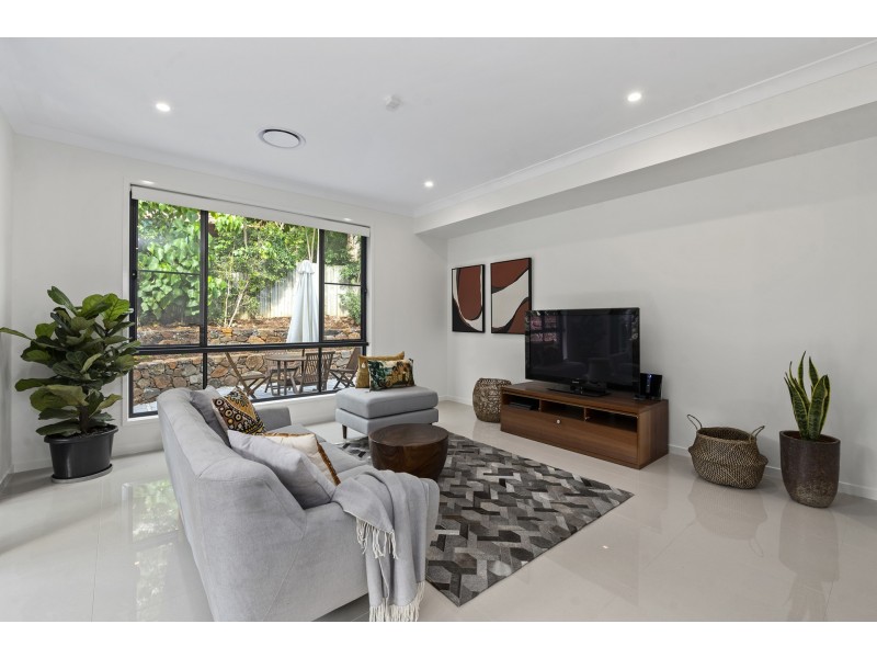 6a Tinbin Way, Ocean Shores NSW 2483