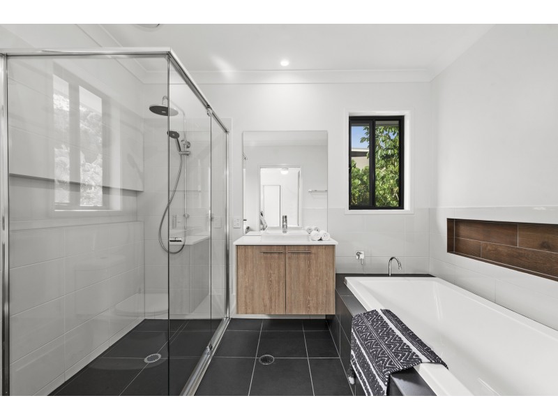 6a Tinbin Way, Ocean Shores NSW 2483