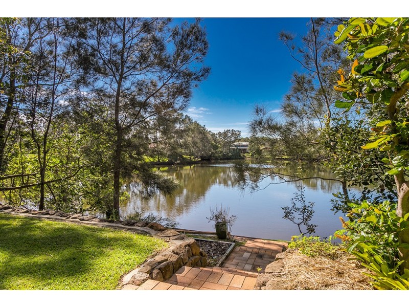 6 Barkala Court, Ocean Shores NSW 2483