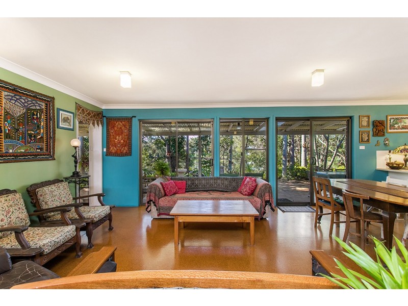 6 Barkala Court, Ocean Shores NSW 2483