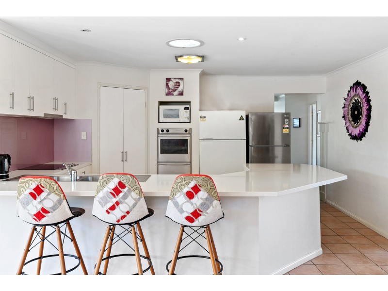 9 Natan Court, Ocean Shores NSW 2483