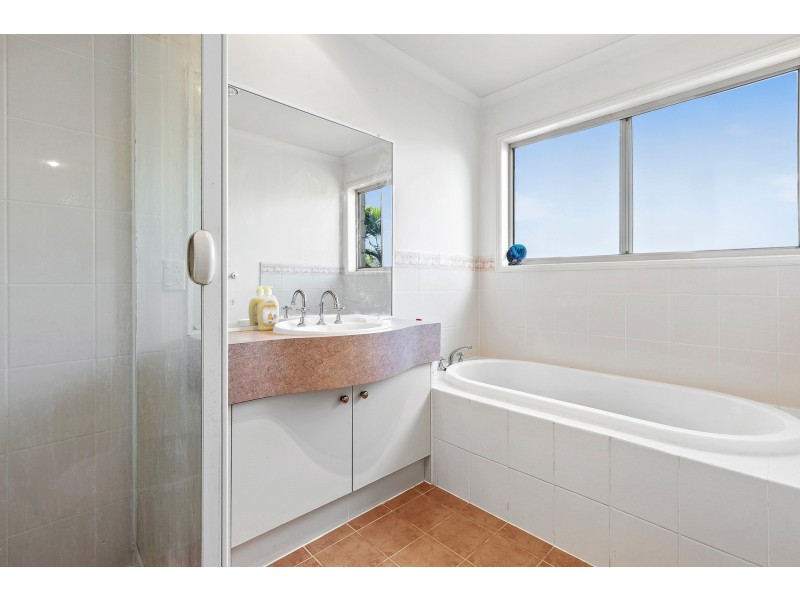 9 Natan Court, Ocean Shores NSW 2483