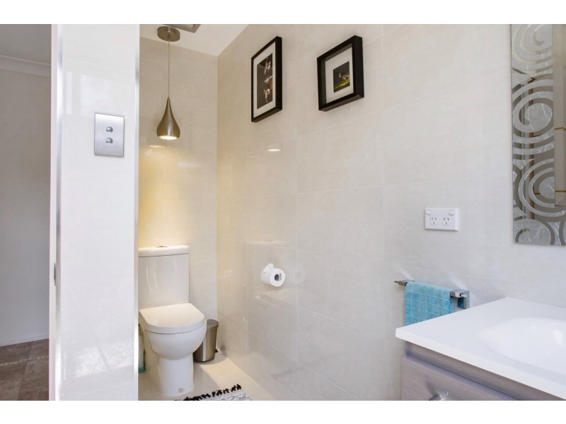25 Bottlebrush Crescent, Suffolk Park NSW 2481
