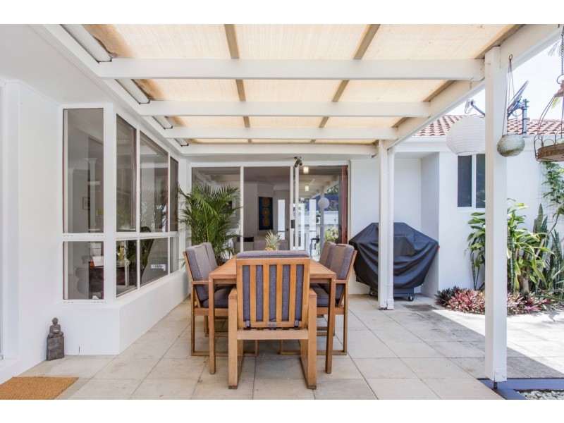 25 Bottlebrush Crescent, Suffolk Park NSW 2481