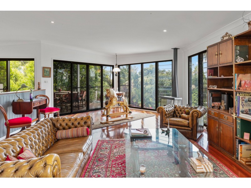 6 Barby Crescent, Bangalow NSW 2479