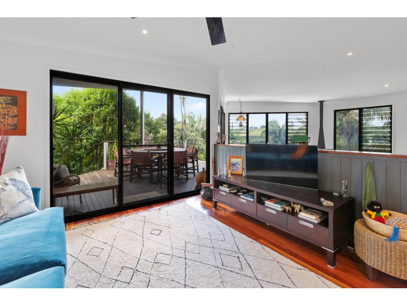 6 Barby Crescent, Bangalow NSW 2479