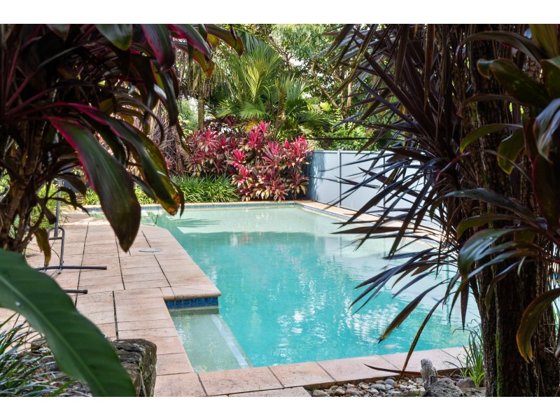 6 Barby Crescent, Bangalow NSW 2479