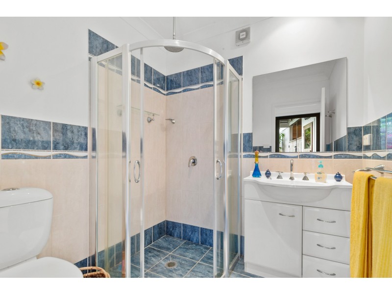 6 Barby Crescent, Bangalow NSW 2479