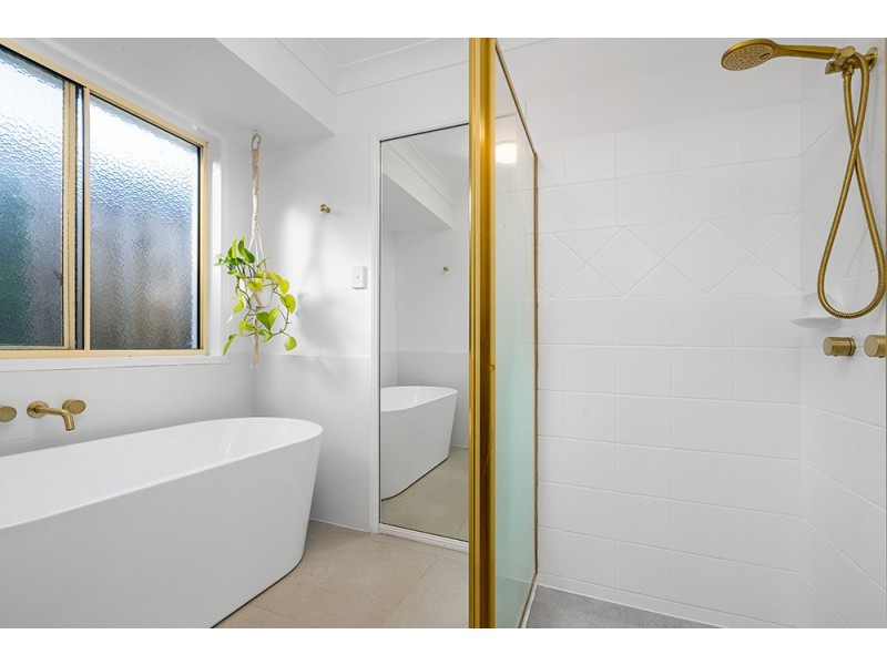 28 Bottlebrush Crescent, Suffolk Park NSW 2481