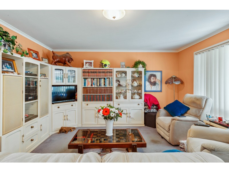 11 Gibingbell Close, Ocean Shores NSW 2483