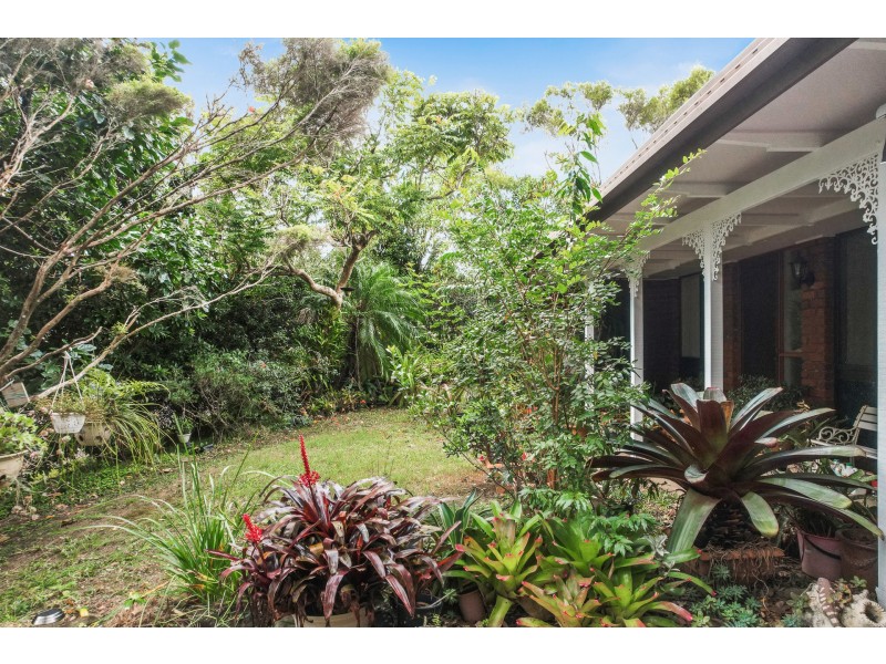 11 Gibingbell Close, Ocean Shores NSW 2483