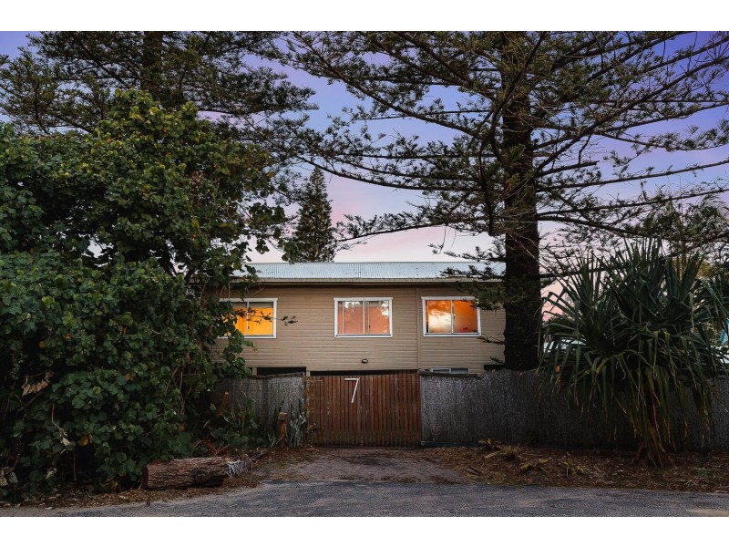 7 Ocean Avenue, New Brighton NSW 2483