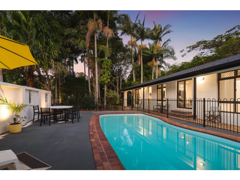 27 Bulgoon Crescent, Ocean Shores NSW 2483