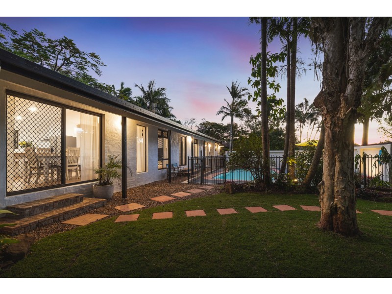 27 Bulgoon Crescent, Ocean Shores NSW 2483