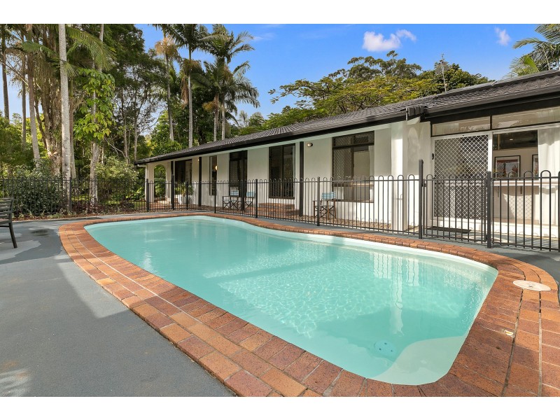 27 Bulgoon Crescent, Ocean Shores NSW 2483