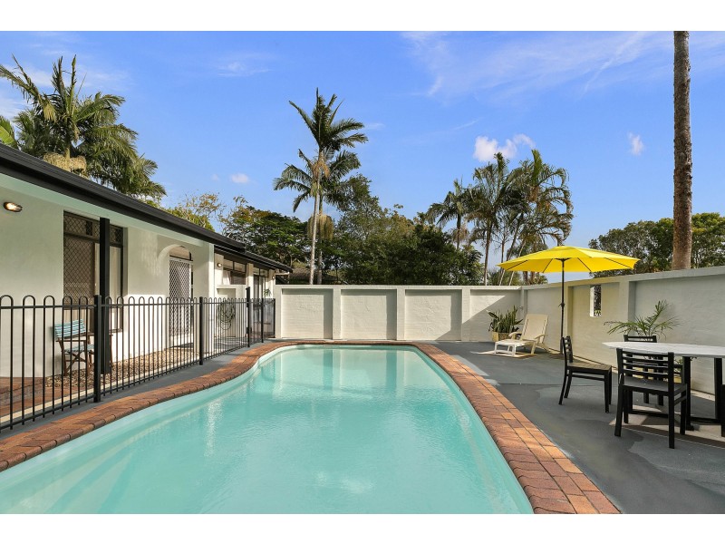 27 Bulgoon Crescent, Ocean Shores NSW 2483