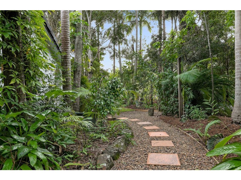 27 Bulgoon Crescent, Ocean Shores NSW 2483