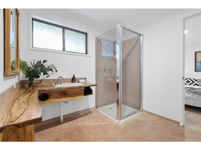 27 Bulgoon Crescent, Ocean Shores NSW 2483